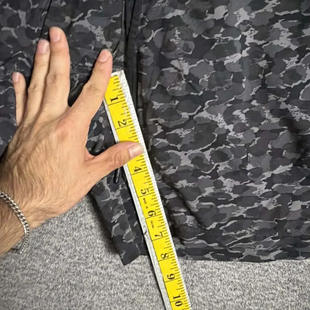 Lululemon Men’s Size Medium Black Camo 7